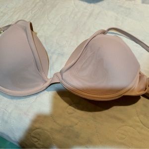 Brand new bra from the brand Pepper. Color is bluff size 36B.